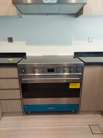 Smeg new model Induction Cooker 90x60cm with Oven Excellent Condition