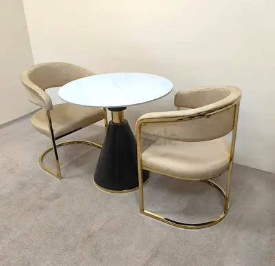 Coffee table and chairs brand new