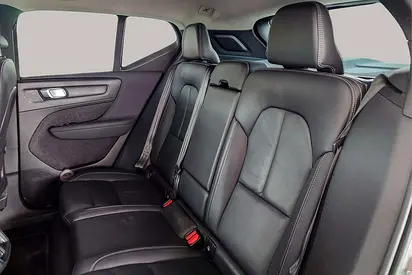 2023 Volvo XC40 — миниатюра 12