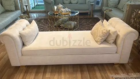 Beige Upholstered Chaise Lounge / Daybed - Good Condition - no second hand dealers