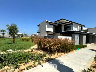 Vacant | Modern 5BR Villa | Luxury Home