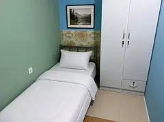 Offers single partition male near to mall of The Emirates metro station