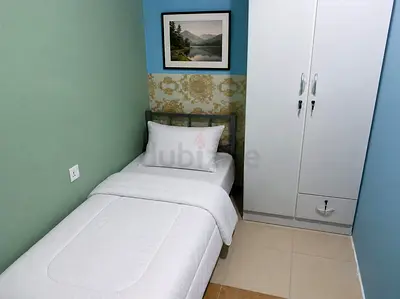 Offers single partition male near to mall of The Emirates metro station