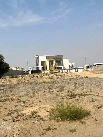 For sale: residential land in Sharjah, Al-Houshi area, old plot. Area: 20,000 sq ft Very excellent location on a paved street and close to all ser