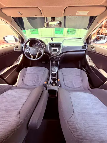 2017 Hyundai ACCENT — миниатюра 6