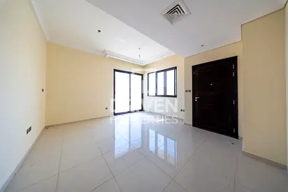 Vacant Townhouse | Single Row | Fully Furnished
