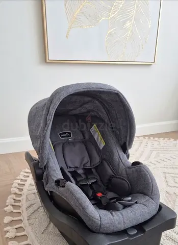 Evenflo Infant newborn Car Seat with Base