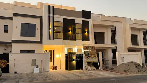 For sale directly from the owner: two floors and a rooftop. Freehold ownership for life, available