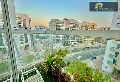 Newly Quality Spacious Bright Fully Furnished Apt