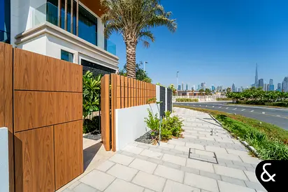 Exclusive | Brand New | Beachfront | Corner