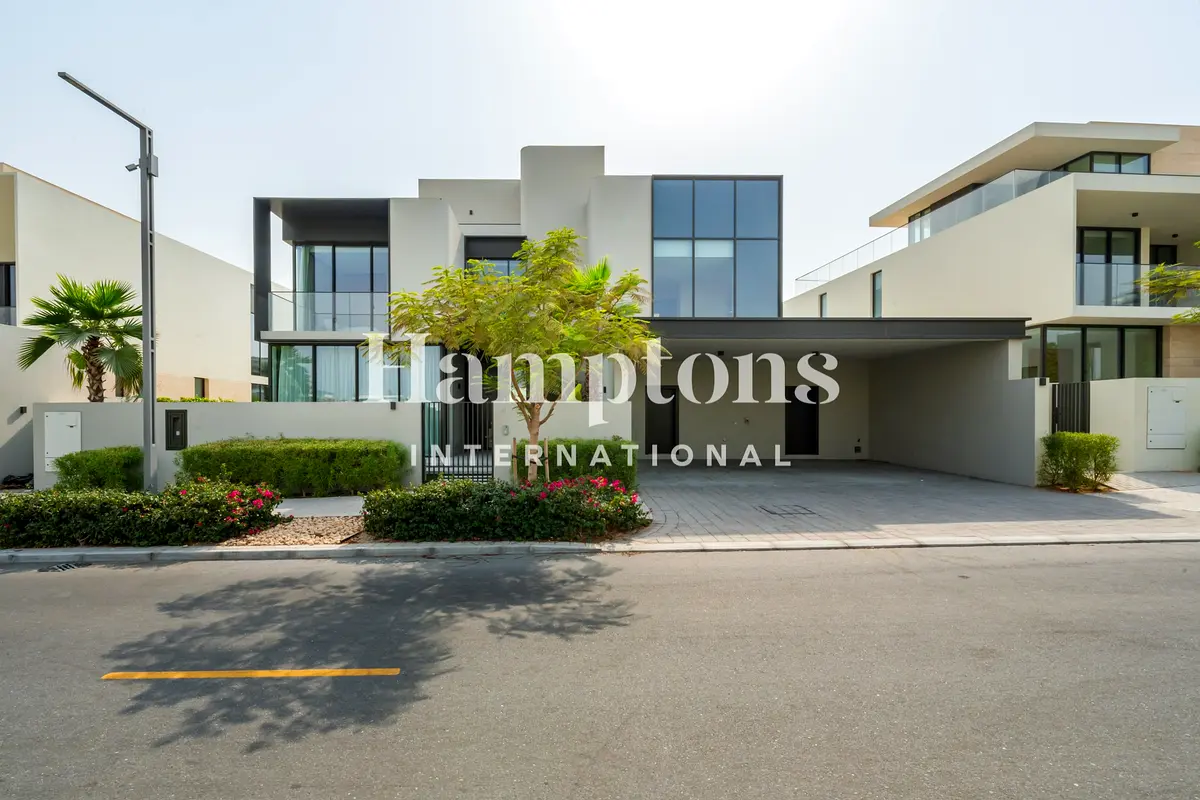 Turnkey Luxury | Full Lagoon View | Vastu