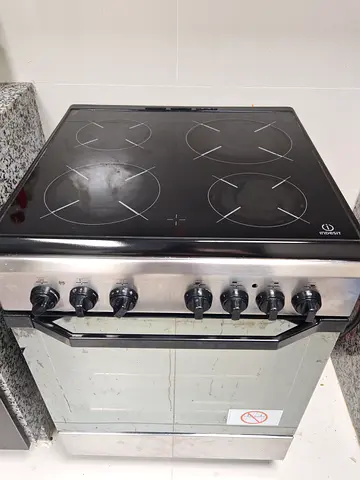 Indesit Electric cooker with oven 60cm