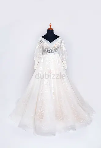 White Lace Off-Shoulder Wedding Gown with Full Skirt (Like New)
