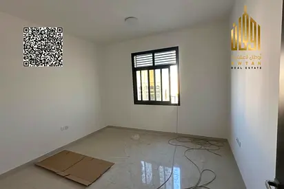 مبنى تجاري للبيع في موقع متميز في الشارقة