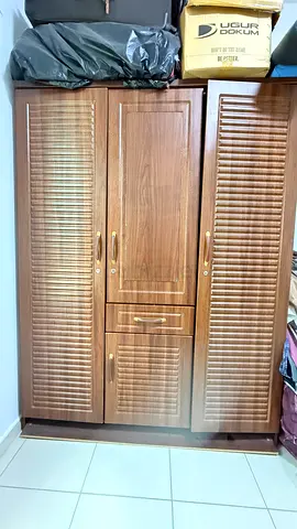 Urgent Wooden 3 Door Wardrobe with Drawer and Storage Compartment
