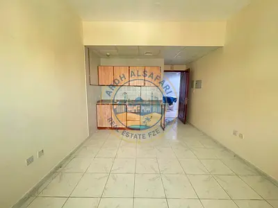 Luxurious studio apartment close to Muwailah bus terminal