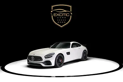 ALCANTARA SEATS | CARBON TRIM INTERIOR AND EXTERIOR | AMG GTS
