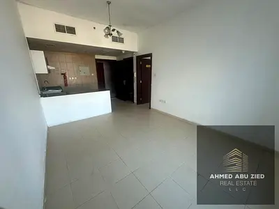 باركن - غرفة نوم ماستر - صالة ممتازة - بلكون - مطبخ امريكي - مساحة ممتازة جدا - 2 حمام - تكييف مركزي - قريب كل الخدمات و بجوار السفيرمول و جراند مول