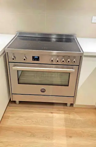 Bertazonni New Model Electric Ceramic Cooker 90x60 Excellent Condition