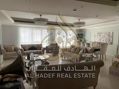 للبيع شقة فاخرة 4 غرف نوم في المجاز 3 – الشارقة