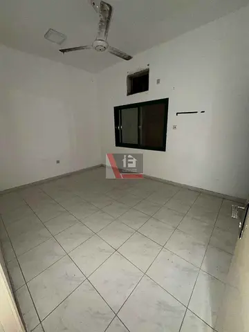 Huge levish 2bhk with balcony and close hall in lowest price
