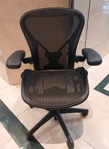 Herman Miller Aeron classic chair for sale excellent condition ultimate comfort