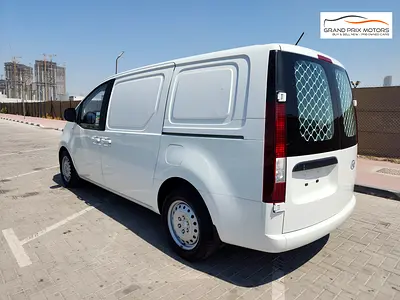 2023 Hyundai STARIA photo 6