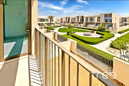 Park Facing | Single Row | Vastu | VOT