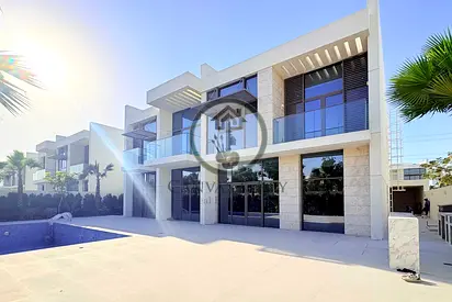 BURJ KHALIFA VIEWS | LUXURY VILLA | EXTENSIVE GLAZINF & HIGH CELLINGS