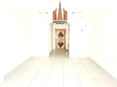 Luxury 1bhk apartment with wardrobe Near to sahara mall full family building