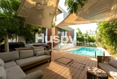 Custom Built | Vacant On Transfer | Private Pool
