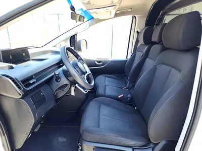 2023 Hyundai STARIA photo 9