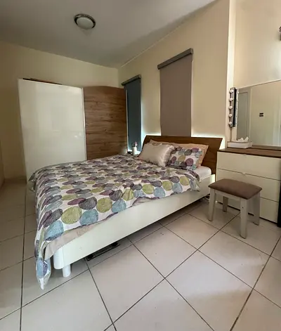 Full bedroom: king bed mattress with its wardrobe, dresser a chair 2 nightstand-E