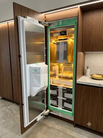 Gaggenau latest model RF411304 brand new freezer with water depanser ice maker