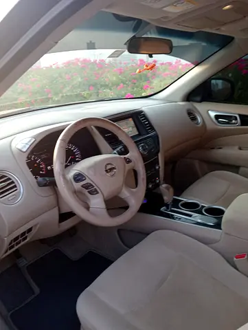 Well Maintained Nissan Pathfinder SE 2014 | GCC Specs