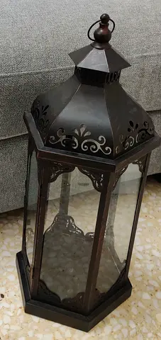Candle lantern from center point