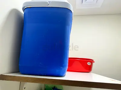 Portable Blue Cooler / Ice Box - Good Condition