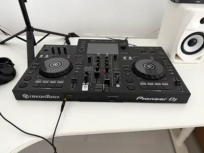 Pioneer DJ Controller XDJ-RR  — Compact 2‑Deck DJ Controller in Good Condition (no use) with speaker