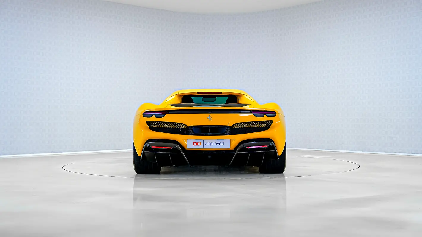 فيراري 296 جي تي بي 2023