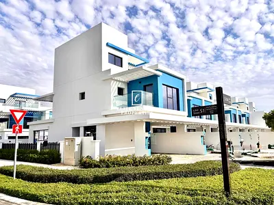 BRAND NEW | CORNER TOWNHOUSE | LUXURY 5 BED