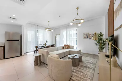 Dubai Creek Gem, Stylish Condo With Two Balconies