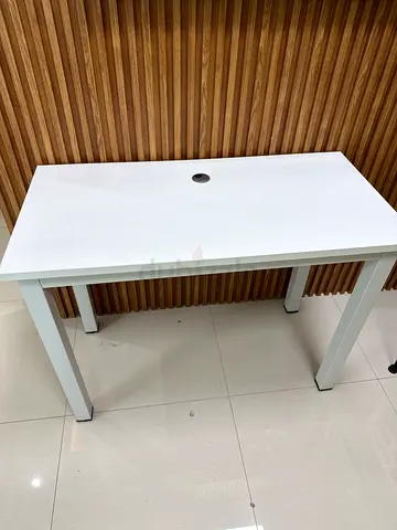 Total 6 pcs per pcs 150 Simple white office desk with cable grommet, good condition