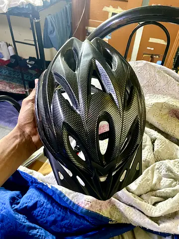 Cycling branded helmet (like brand new)