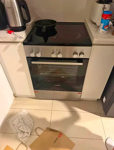 Bosch 4 Zones Electric Cooker HKL060070M