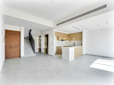 4 BR Villa | Ready and Vacant | Community Area