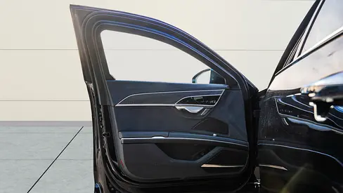 2025 AUDI A8 缩略图 6