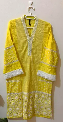 Yellow embroidered cotton kurta / tunic - size M/L, lightly worn