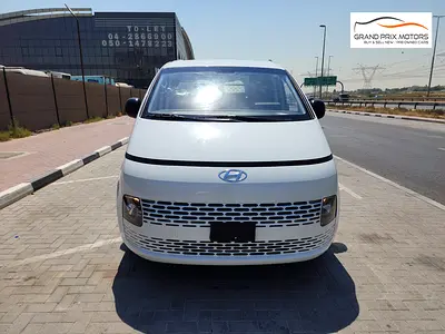 2023 Hyundai STARIA photo 2