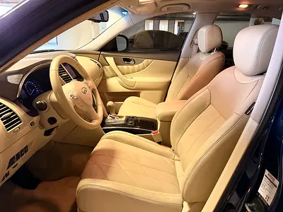 2017 Infiniti QX70 — фото 9