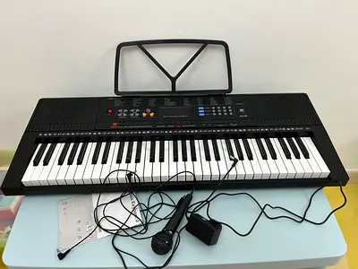 Yongmei YM598 61 Keys Keyboard